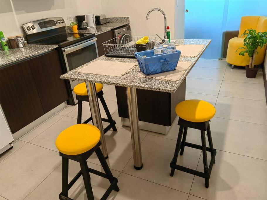 1102 Torre Los Yoses Hermoso Apartamento En Barrio Escalante Sin Parqueo San José Exterior foto